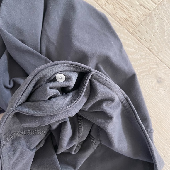 Lulu lemon grey capri pant - Picture 3 of 3